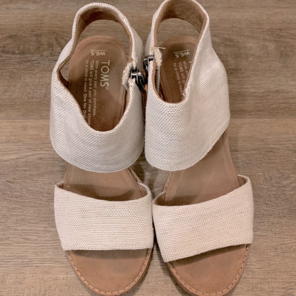 TOMS wedges